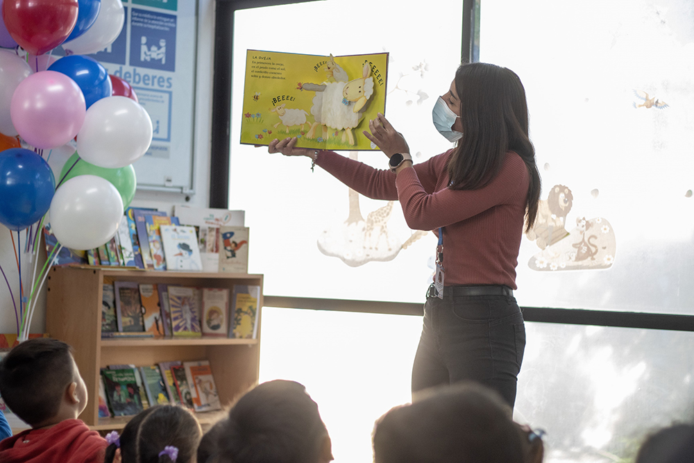 CESFAM Karol Wojtyla inauguró Rincón Literario en sala de espera que permitirá a niños disfrutar de un espacio más entretenido, cercano y amigable.