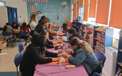 Un mimo para el alma: Puente Mujer y el área de Habilidades para la Vida de la Corporación Municipal de Puente Alto realizan jornada de autocuidado para apoderados del Liceo Chiloé