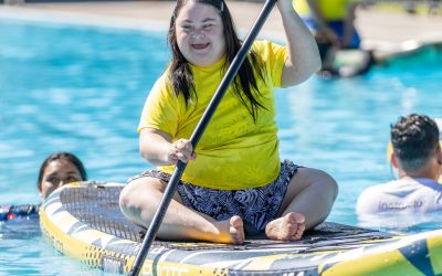 Centro de Integración María Isabel: tras talleres acuáticos en el balneario, personas con discapacidad irán a surfear y hacer stand up paddle en la playa